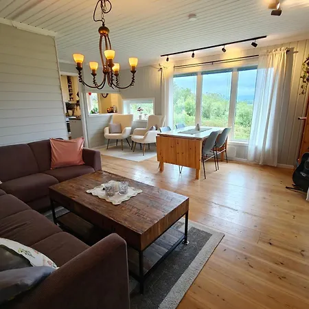 Vestbygd, Nar Lofoten, Med Utsikt