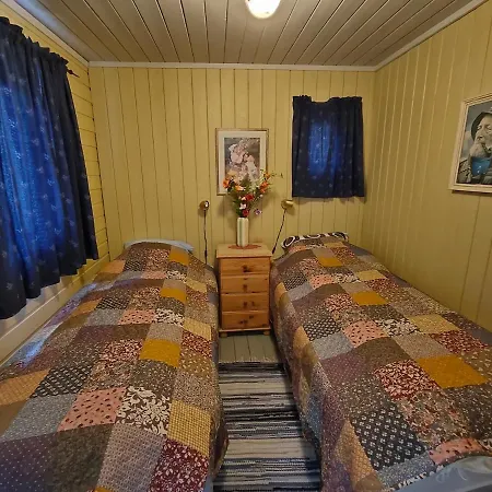 Vestbygd, Nar Lofoten, Med Utsikt * 勒丁恩